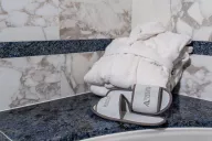 Ciabatte monouso per spa Present More: comfort e qualità per garantire massimo benessere e relax agli ospiti.