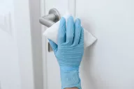 Present More cleaning gloves, reliable protection and maximum comfort for the hands during all cleaning activities.