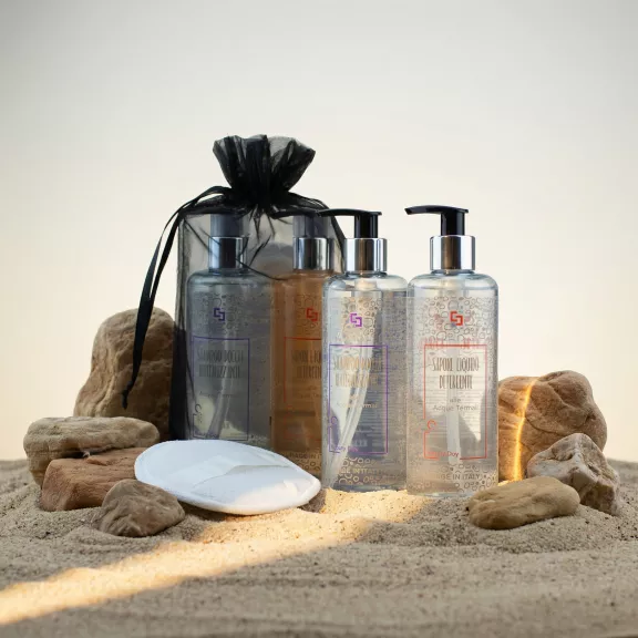 Beauty-Day Italy gift set with shampoo, shower gel, and soap dispenser and scrub sponge